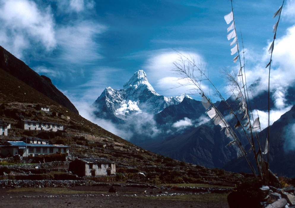 Nepal Alma Dablam Pk Namche Trail